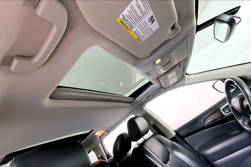 Used 2018 Nissan Pathfinder Platinum image 22