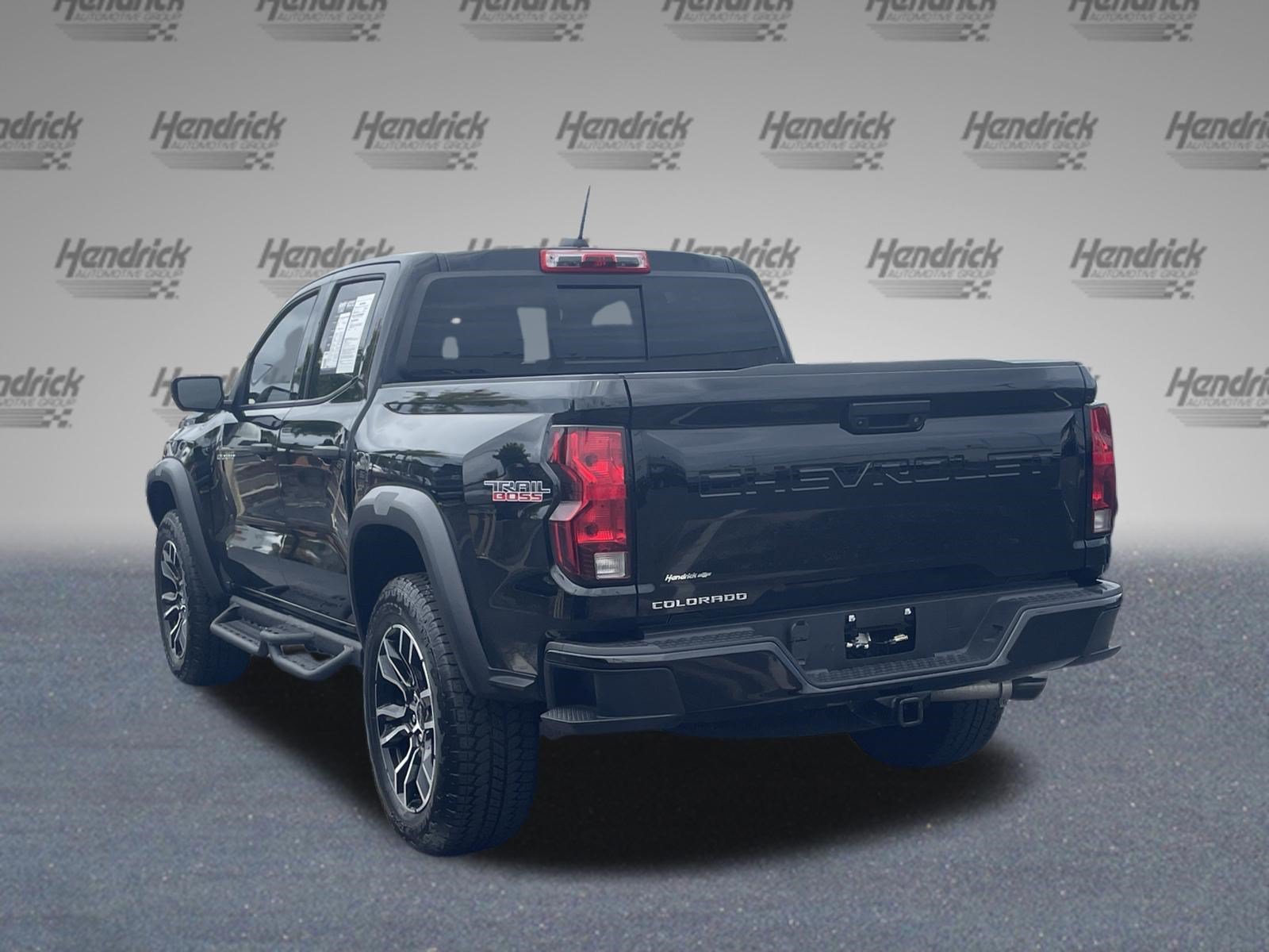 Used 2024 Chevrolet Colorado Trail Boss w/ LPO, Dark Essentials Package AWD/4WD image 9