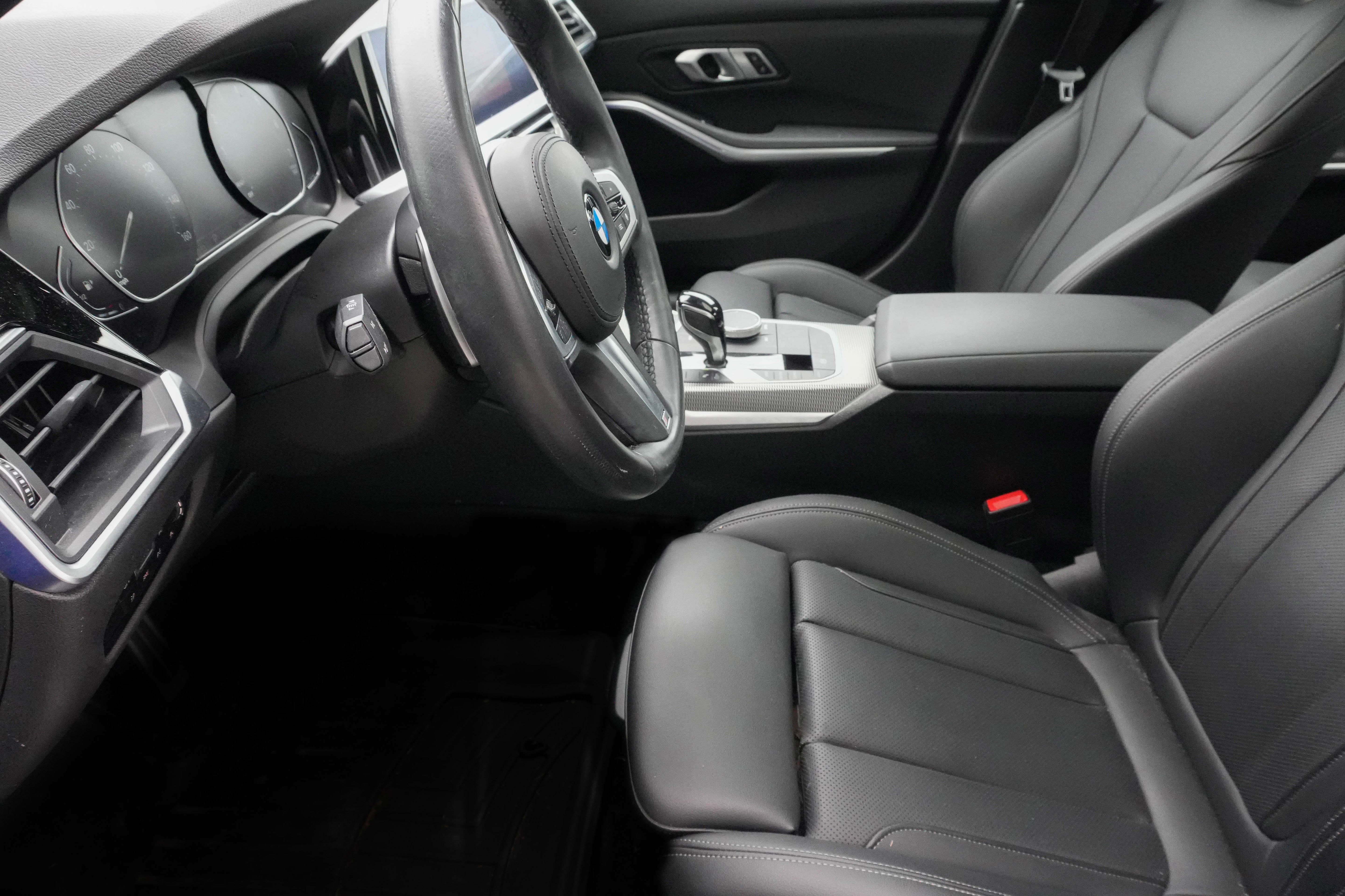 Used 2022 BMW 330i Sedan w/ M Sport Package image 12