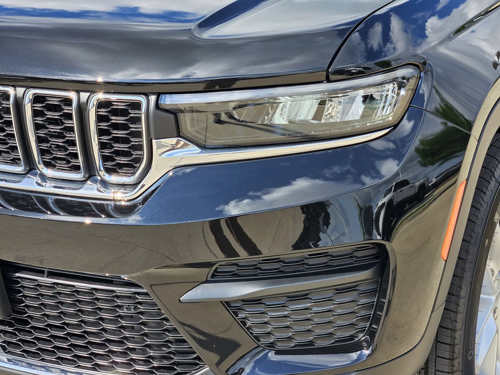 New 2026 Jeep Grand Cherokee Laredo RWD image 10
