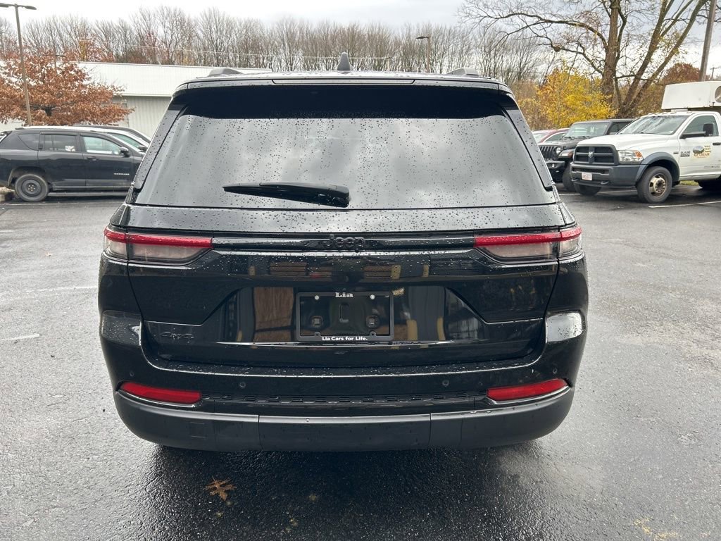 Used 2022 Jeep Grand Cherokee Altitude image 5