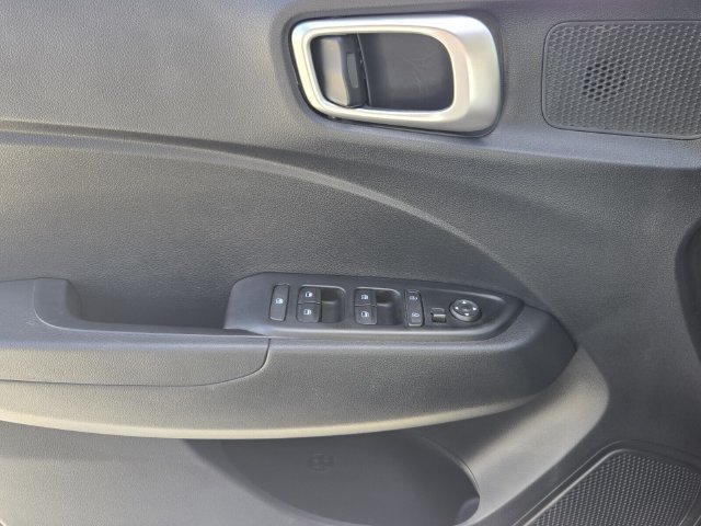 Used 2024 Hyundai Venue SEL FWD image 29