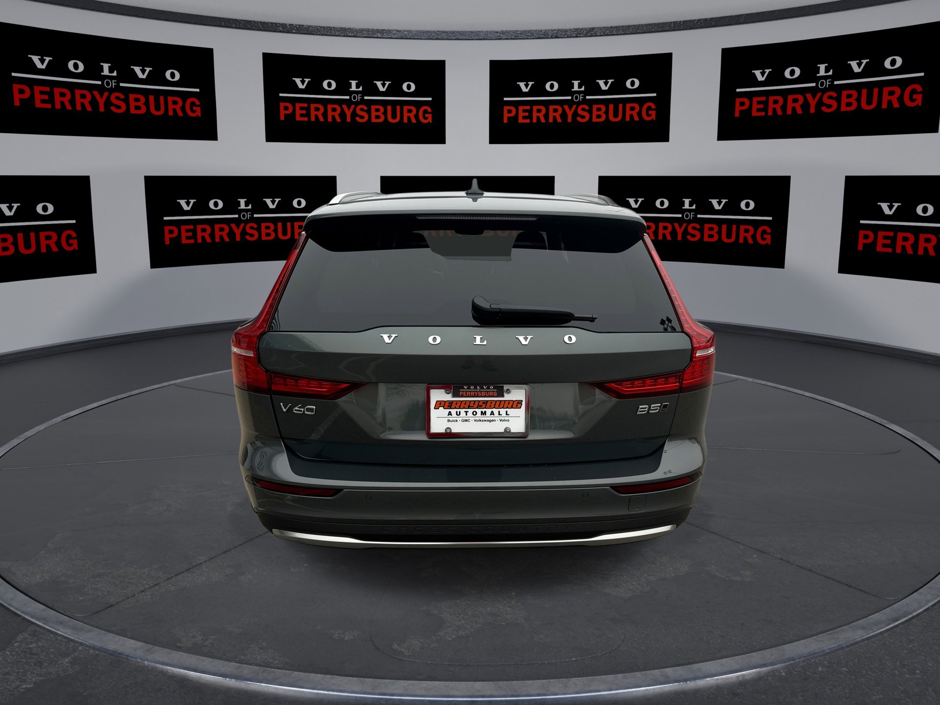 New 2026 Volvo V60 B5 Cross Country Plus w/ Climate Package image 7