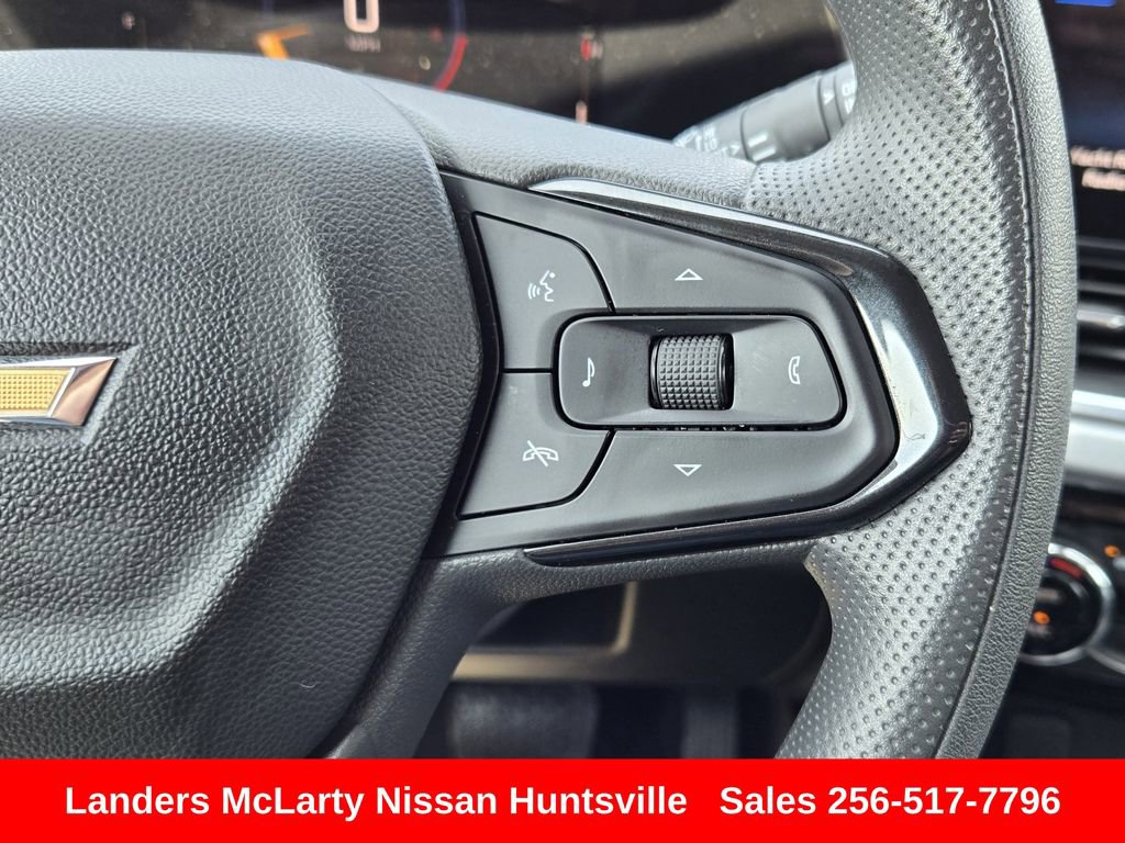 Used 2025 Chevrolet Trax LT FWD image 23