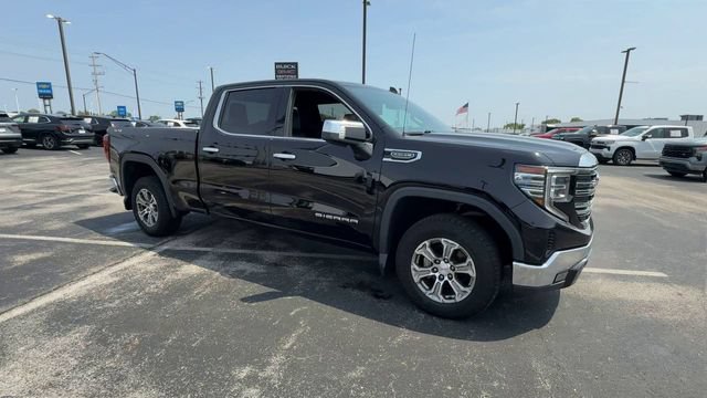 Used 2022 GMC Sierra 1500 SLT w/ Max Trailering Package AWD/4WD image 2