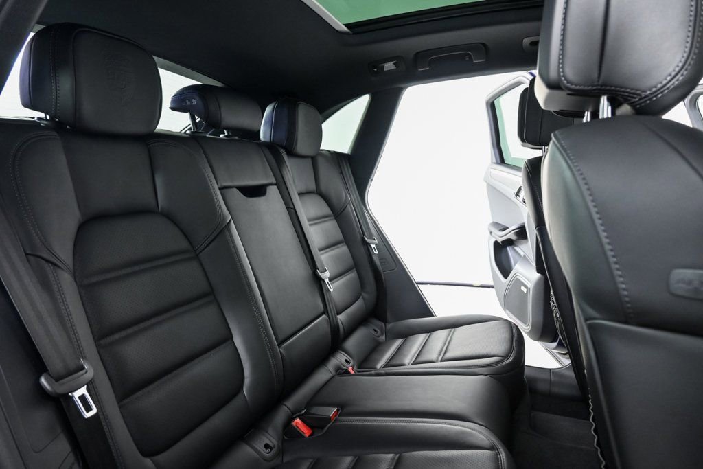 New 2026 Porsche Macan image 23
