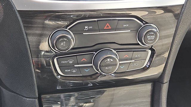 Used 2015 Chrysler 300 Limited RWD image 16