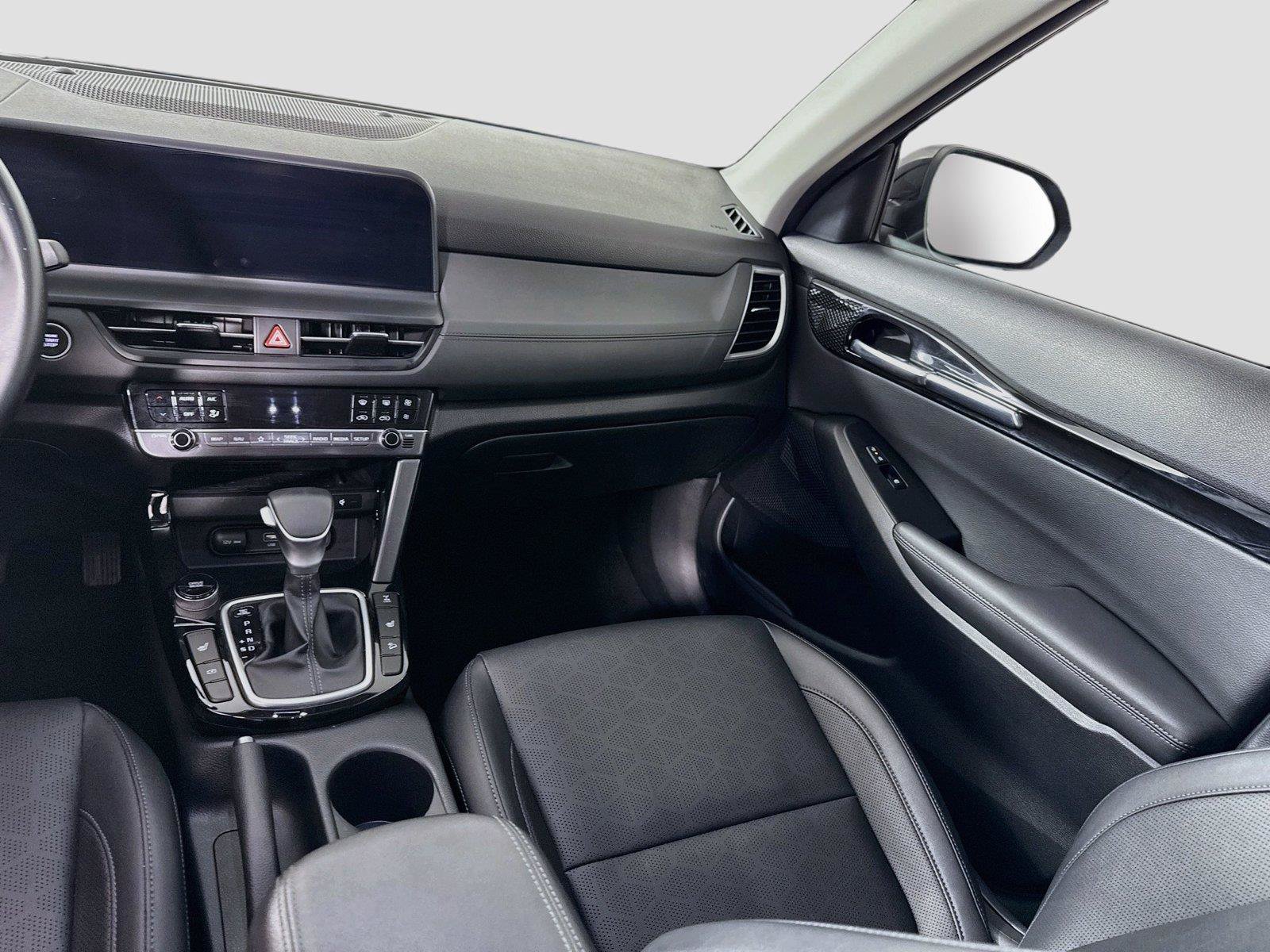 Used 2024 Kia Seltos EX AWD/4WD image 17
