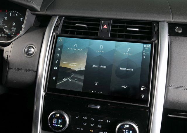 Used 2025 Land Rover Discovery S image 14