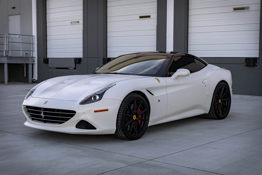 Used 2016 Ferrari California T image 5
