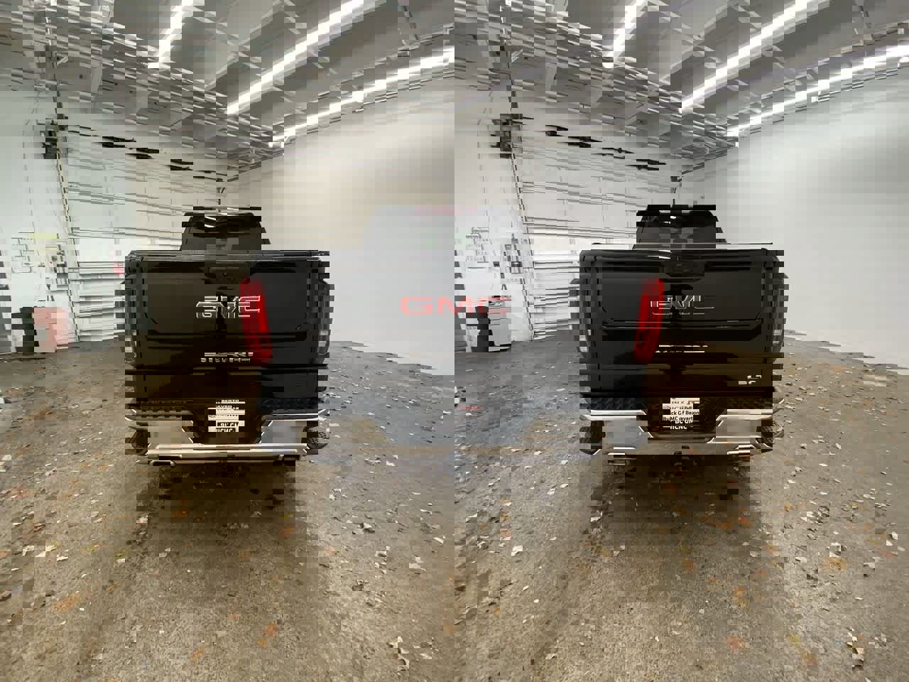 Used 2023 GMC Sierra 1500 SLT w/ SLT Premium Package image 5