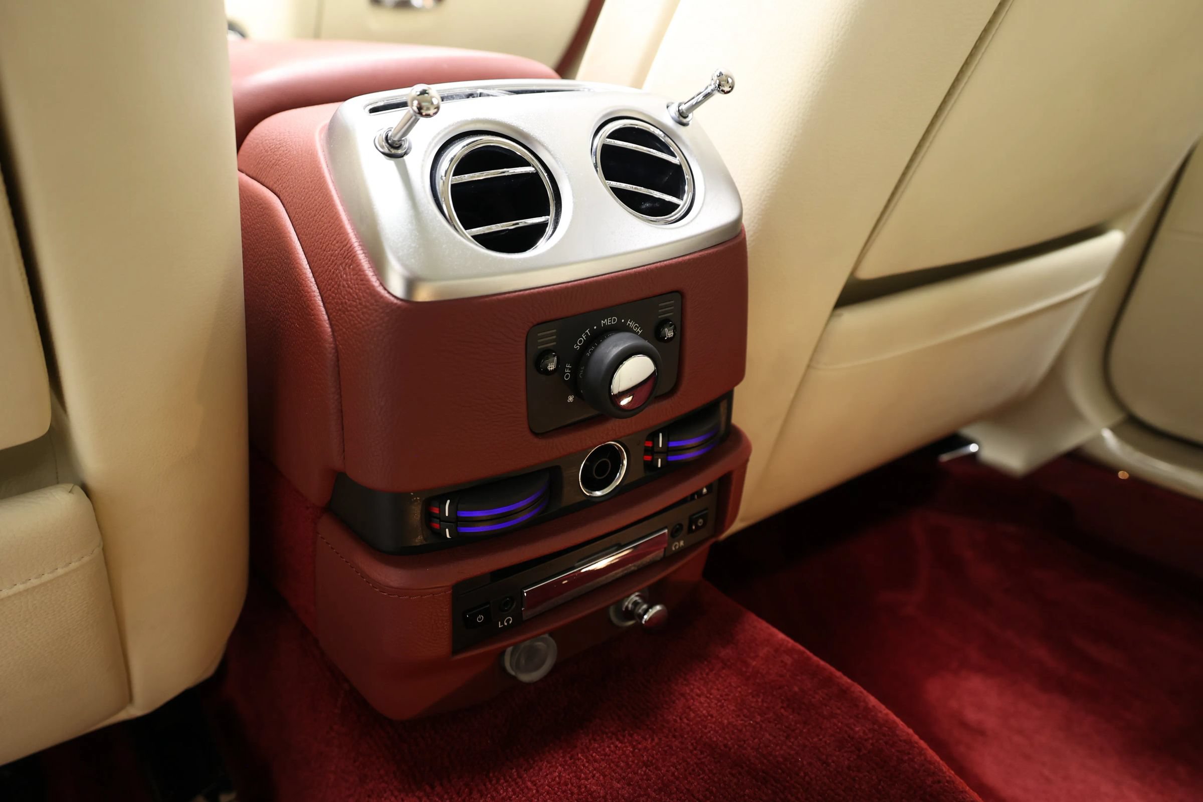 Used 2013 Rolls-Royce Ghost RWD image 73