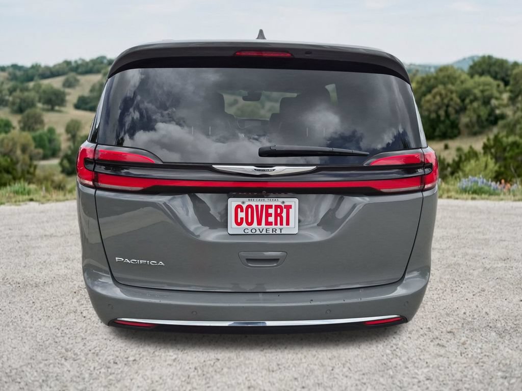 Used 2022 Chrysler Pacifica Touring-L FWD image 9