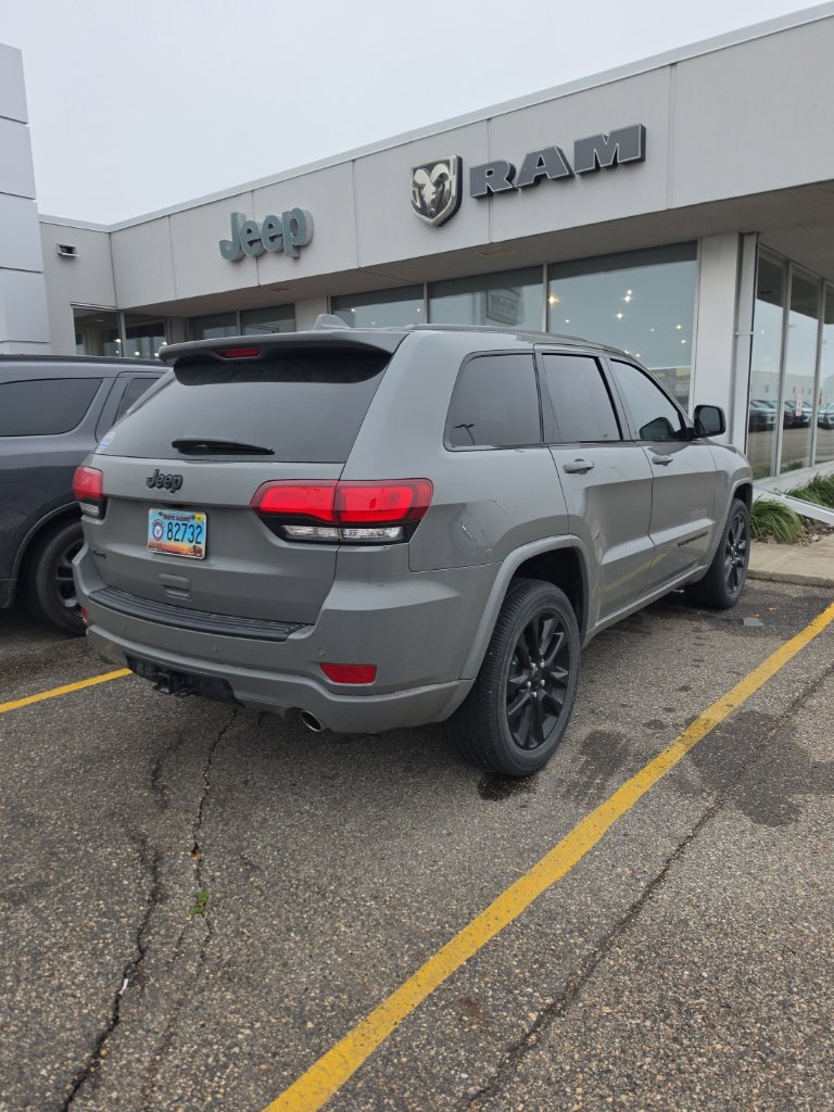 Used 2021 Jeep Grand Cherokee Laredo X AWD/4WD image 6