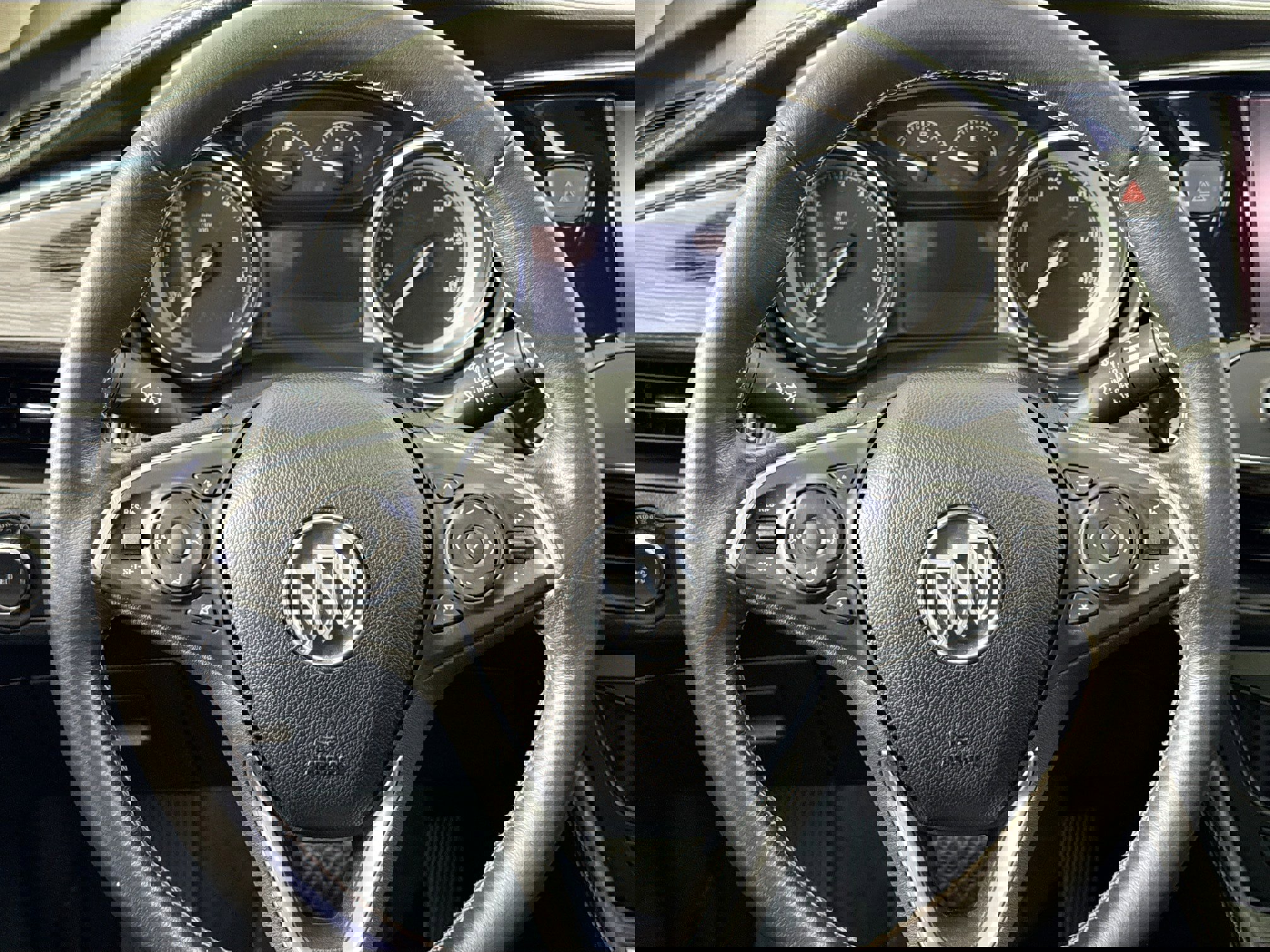 Used 2017 Buick Envision Essence image 26