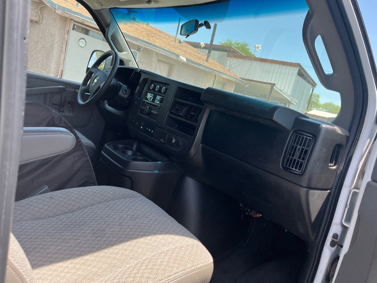 Used 2017 Chevrolet Express 3500 LT w/ LT Preferred Equipment Group RWD image 31