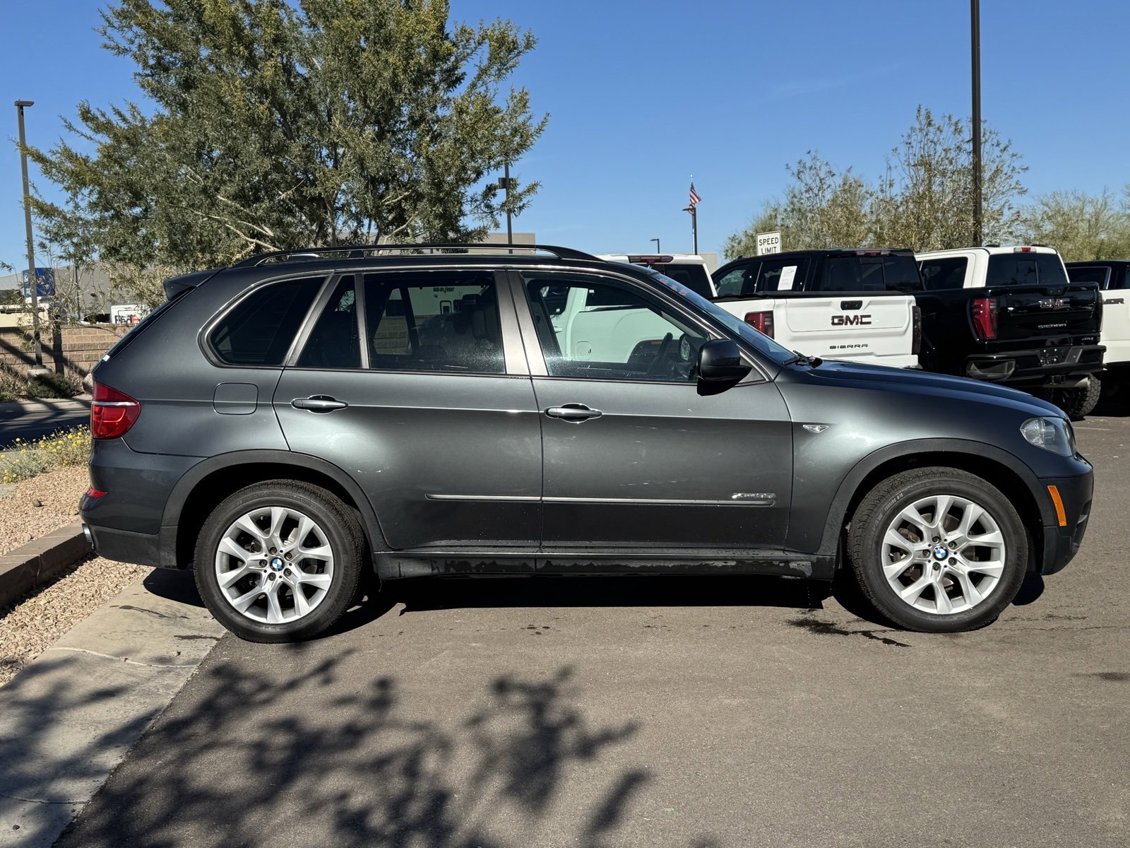 Used 2011 BMW X5 xDrive35i image 2