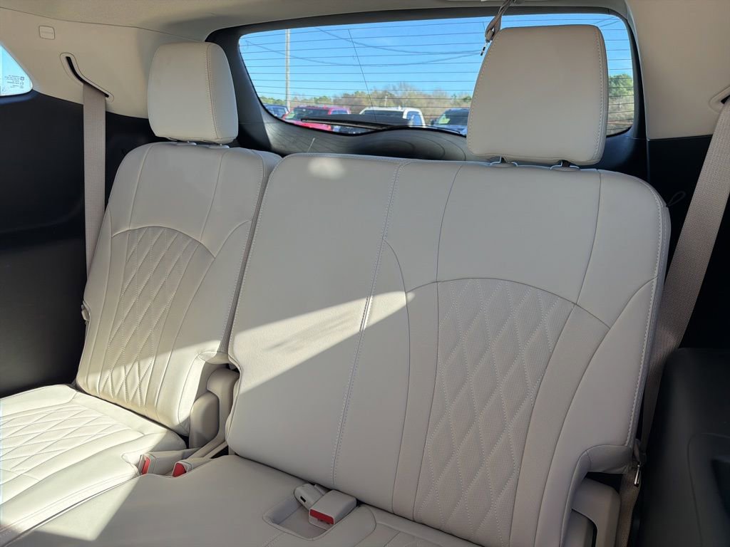 Used 2024 Buick Enclave Avenir w/ Avenir Technology Package image 16