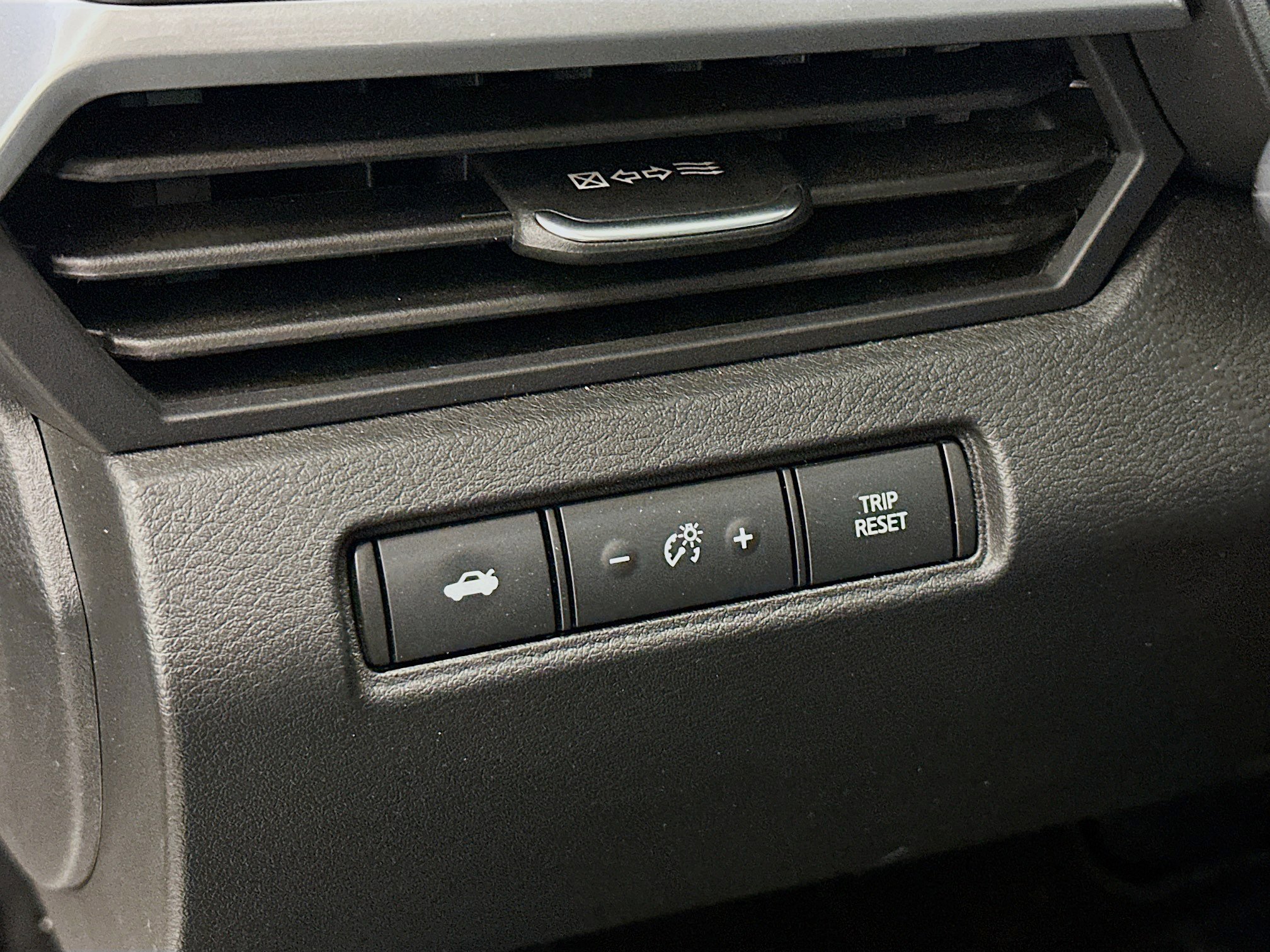 Used 2025 Nissan Altima 2.5 SV image 17