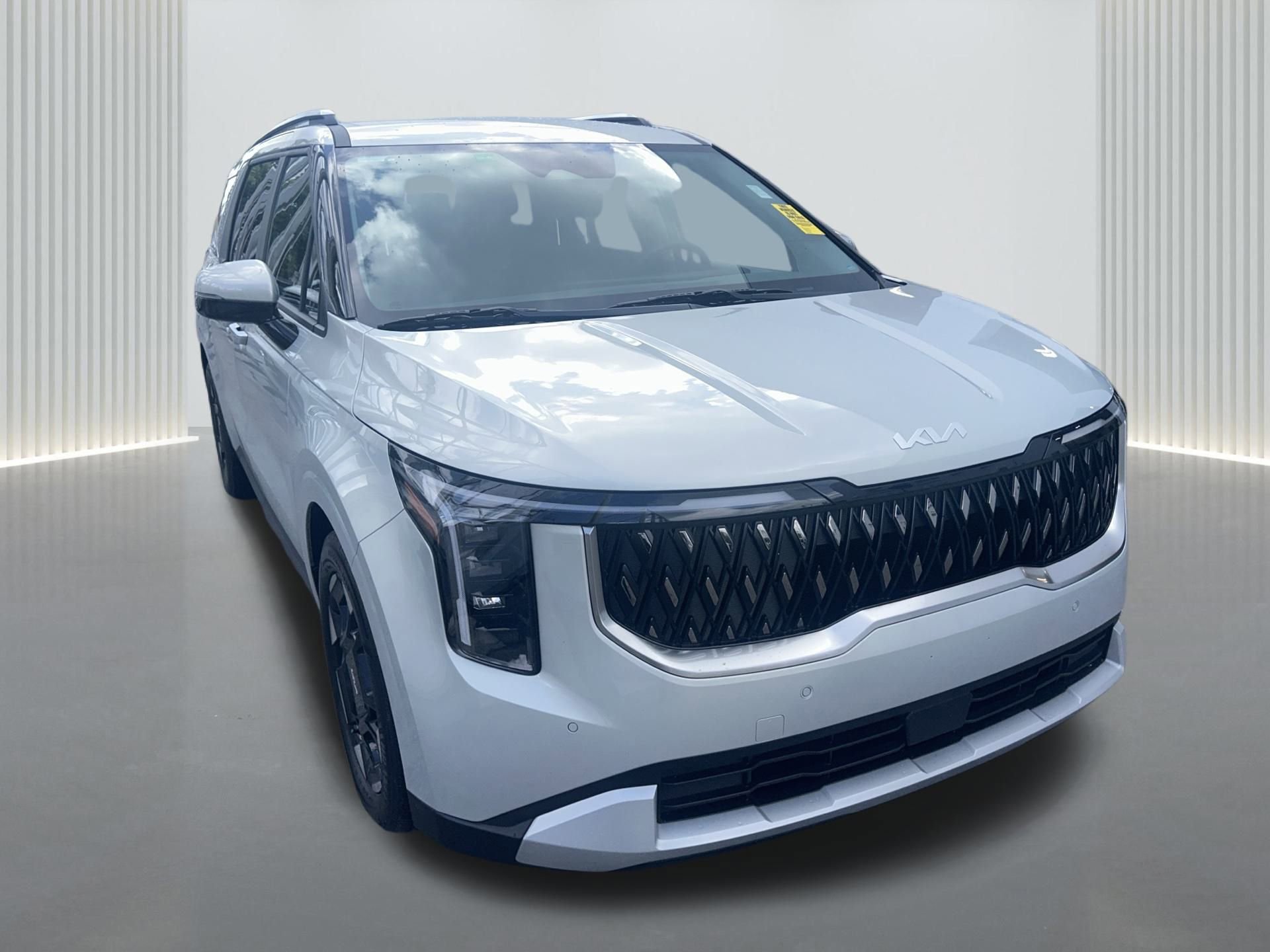 Used 2025 Kia Carnival EX image 8