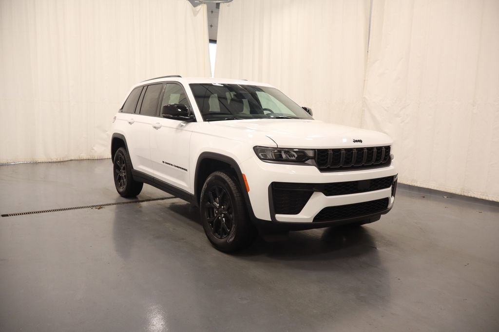 New 2026 Jeep Grand Cherokee Altitude AWD/4WD video 1