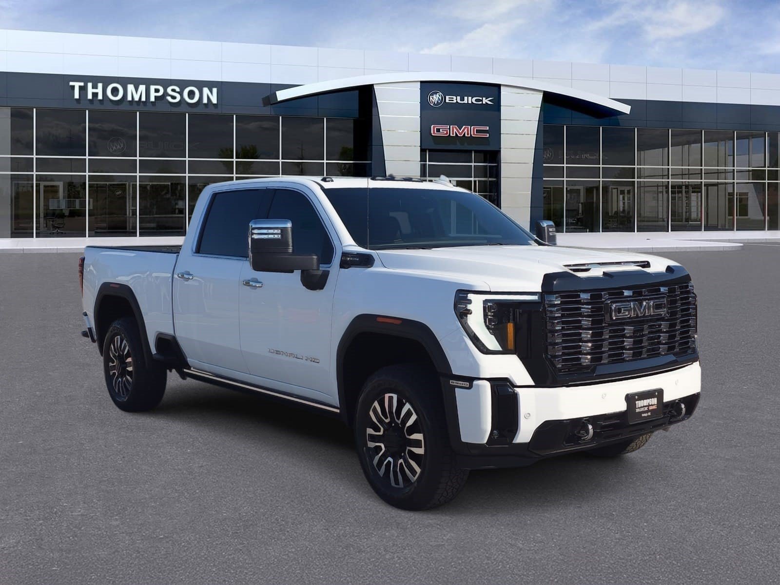 Used 2026 GMC Sierra 2500 Denali Ultimate AWD/4WD image 1