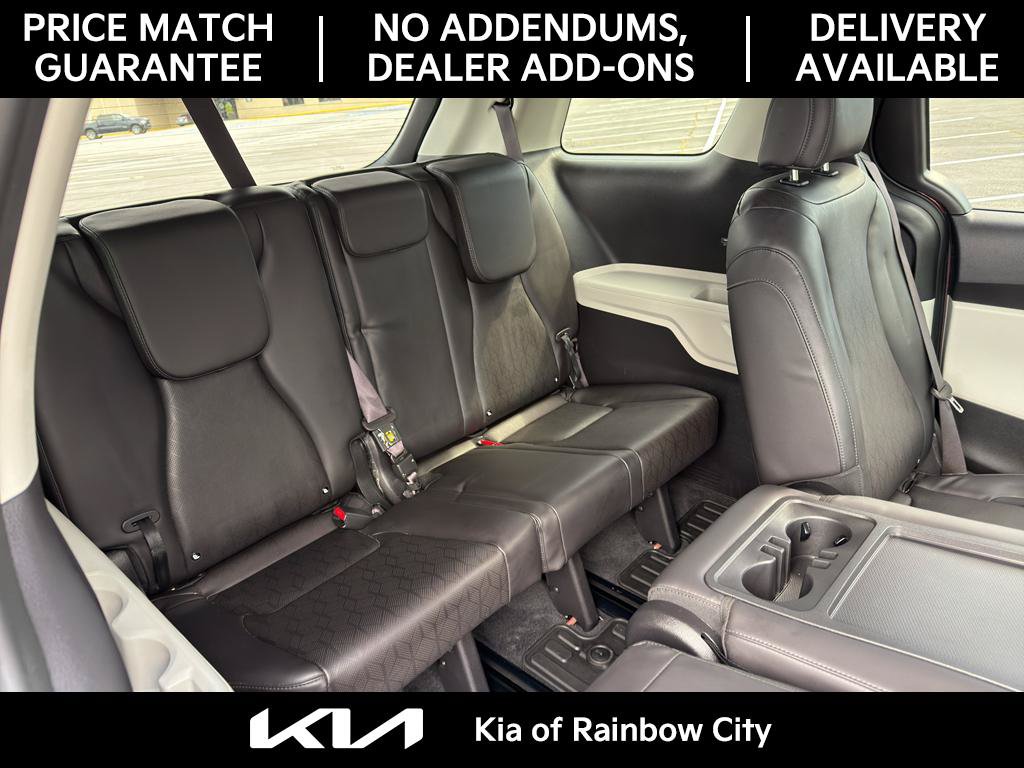 Used 2024 Kia Carnival LX FWD image 28