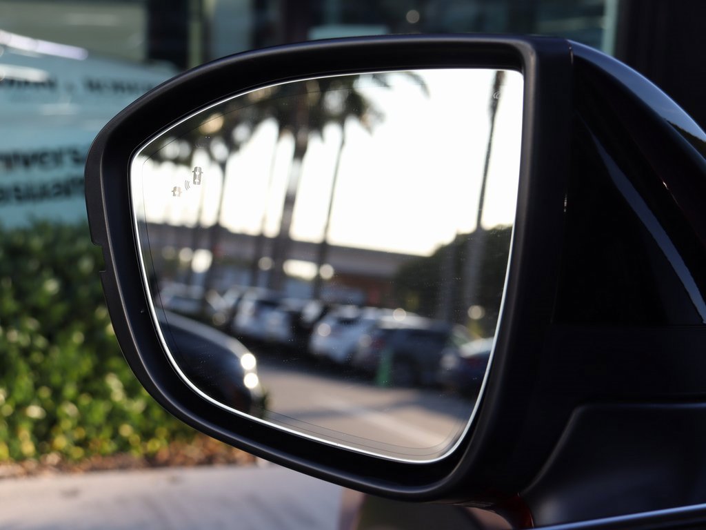 Certified 2025 INFINITI QX60 Luxe image 10