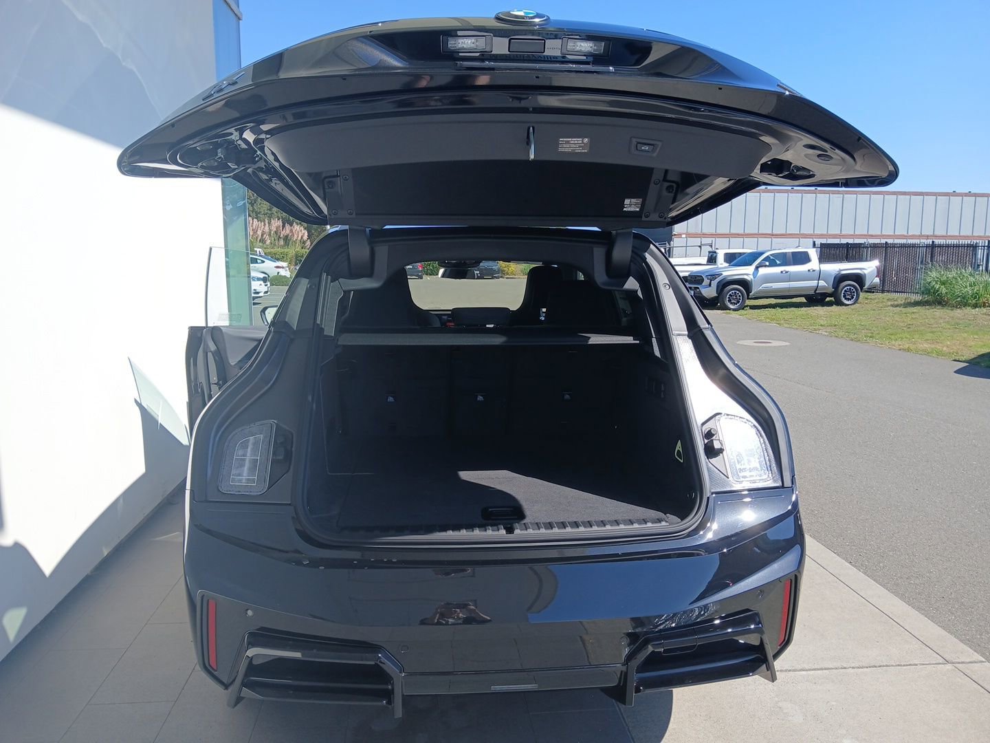 New 2026 BMW iX M70 image 9