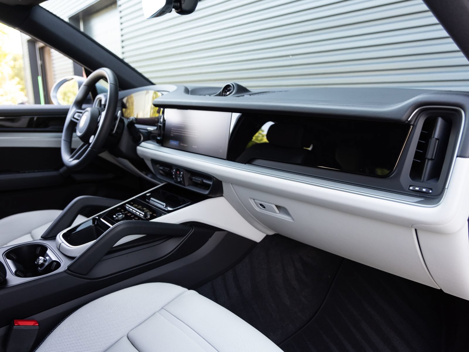 New 2026 Porsche Cayenne Coupe AWD/4WD image 36