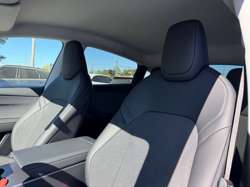 Used 2026 Tesla Model Y 2WD image 12