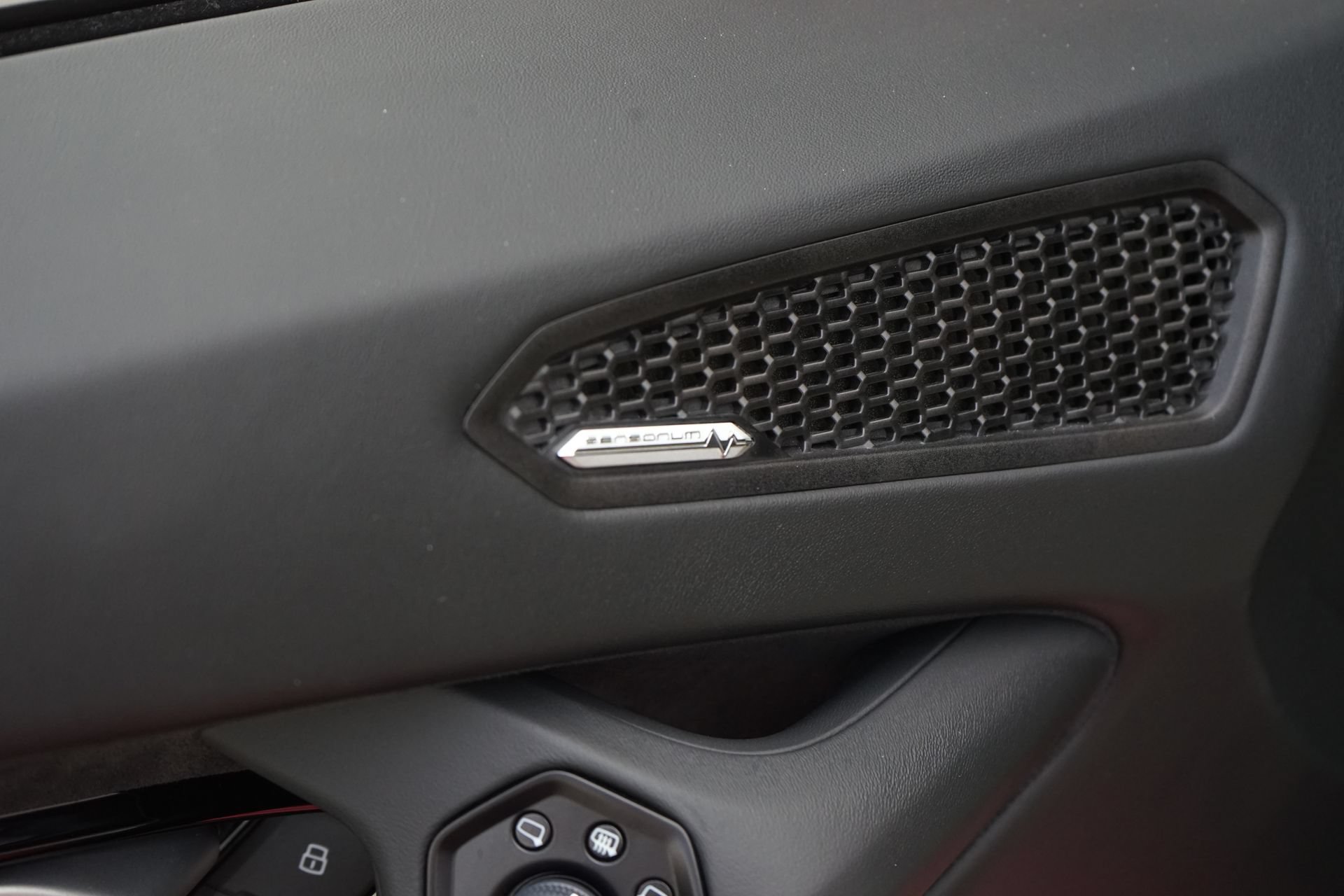 Used 2020 Lamborghini Huracan EVO AWD/4WD image 17