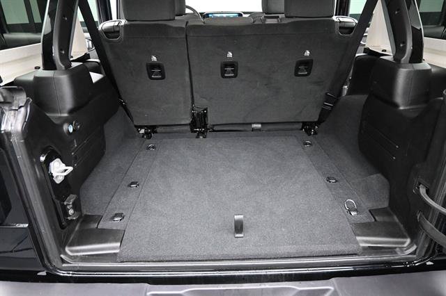 Used 2025 Jeep Wrangler Unlimited Sport AWD/4WD image 16