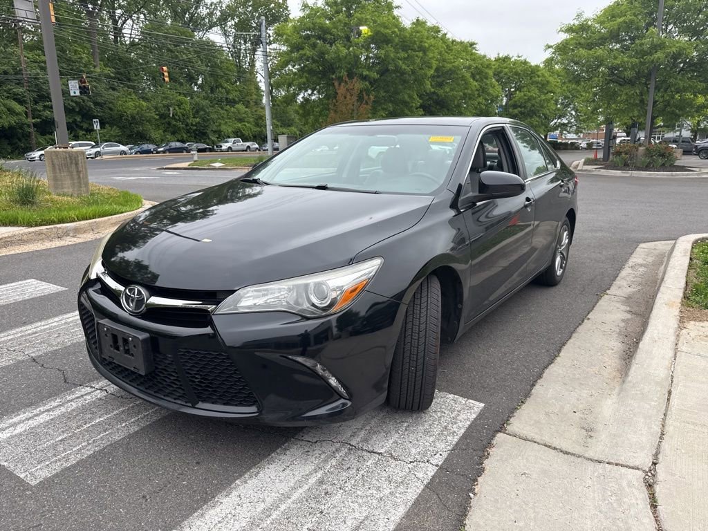 Used 2016 Toyota Camry SE FWD image 3