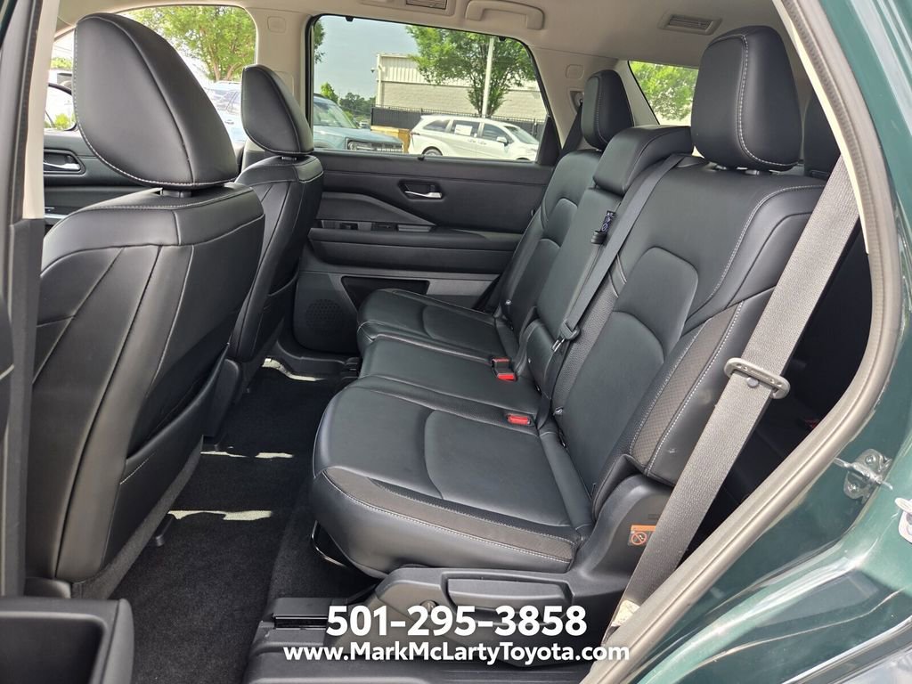 Used 2022 Nissan Pathfinder SL w/ Lighting Package (N92) FWD image 10