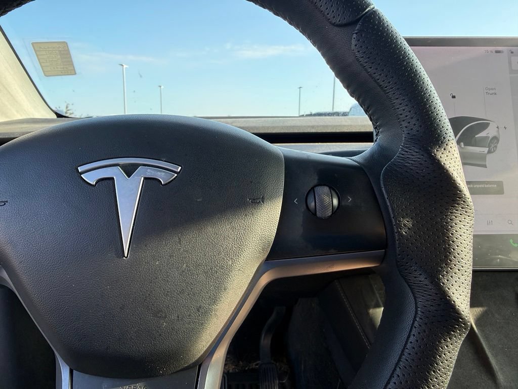 Used 2021 Tesla Model Y Long Range AWD/4WD image 9