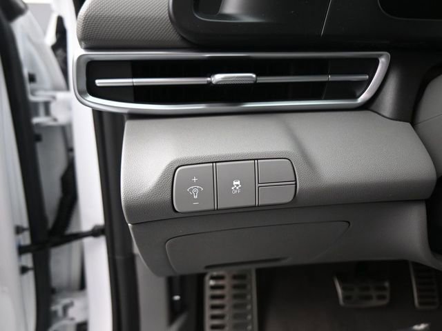 New 2026 Hyundai Elantra SEL Sport Premium FWD image 17