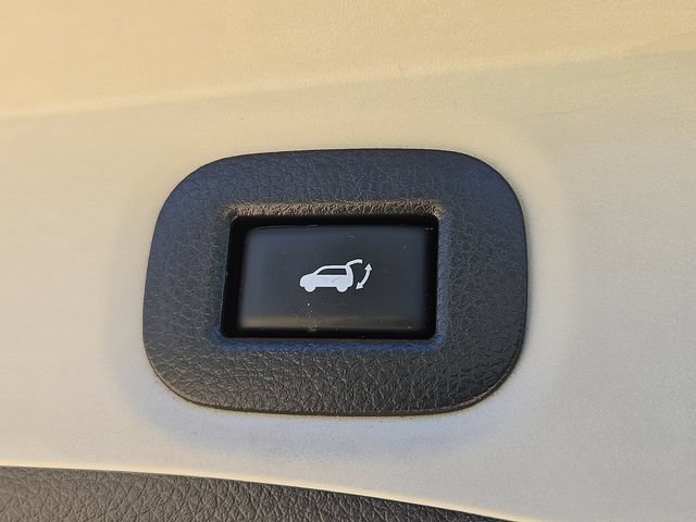 Used 2018 Nissan Rogue SV AWD/4WD image 28