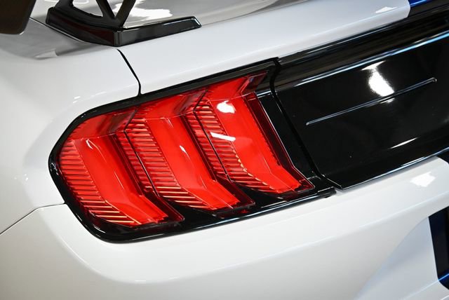 Used 2020 Ford Mustang Shelby GT500 w/ Carbon Fiber Track Pack image 25