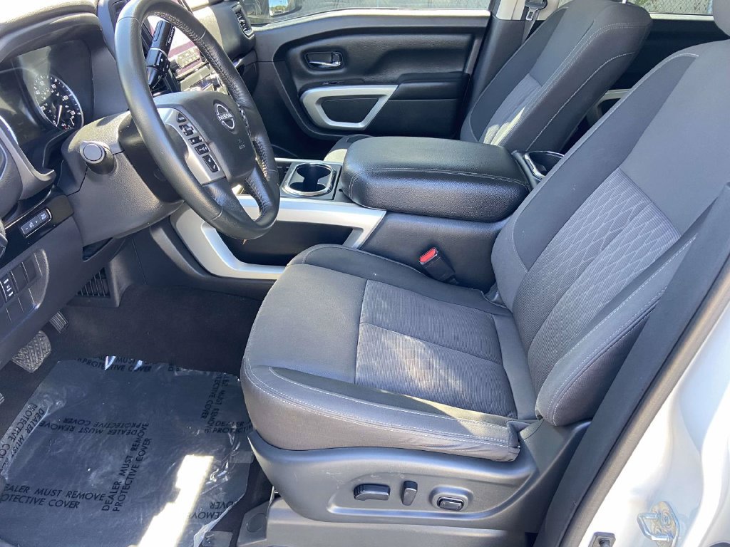 Used 2024 Nissan Titan SV w/ SV Convenience Package AWD/4WD image 11