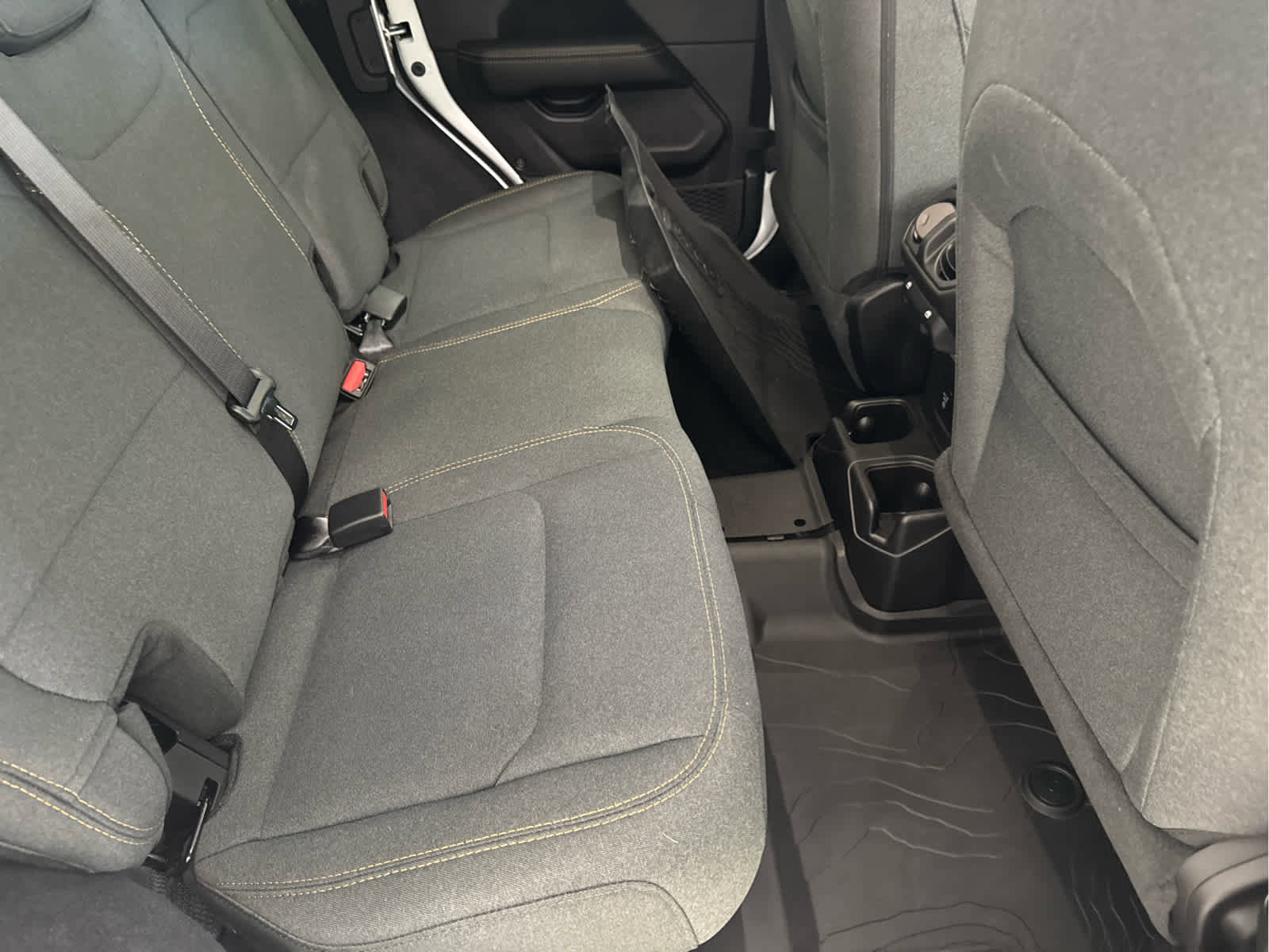 Used 2025 Jeep Wrangler Sahara image 22