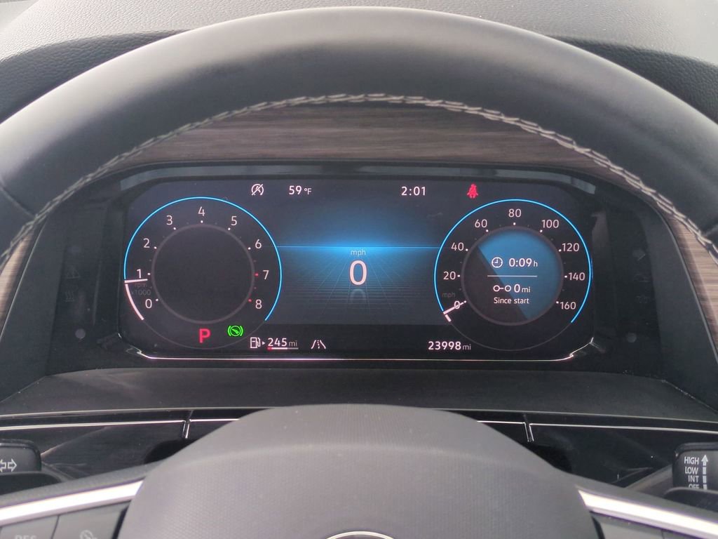 Used 2025 Volkswagen Atlas SEL AWD/4WD image 14