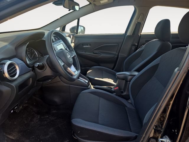 Used 2023 Nissan Versa SV FWD image 9