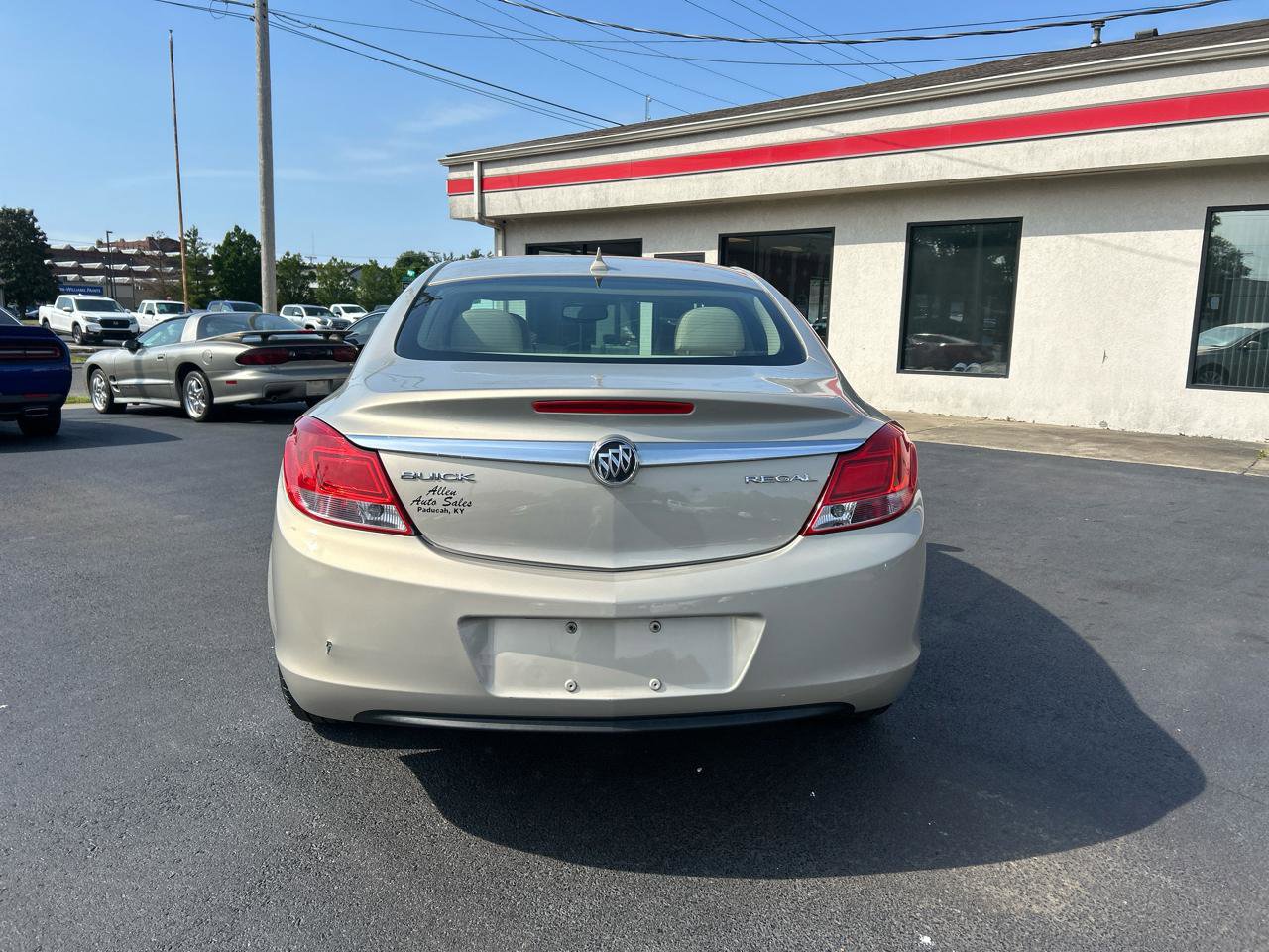 Used 2012 Buick Regal Leather FWD image 6