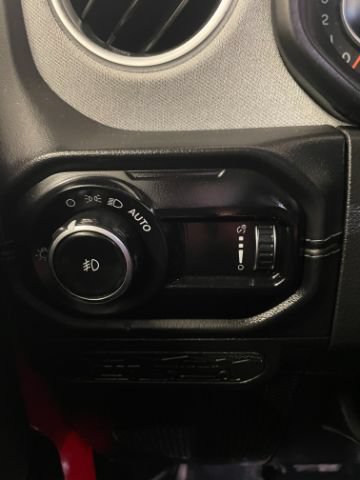 Used 2024 Jeep Wrangler Unlimited Sahara AWD/4WD image 13