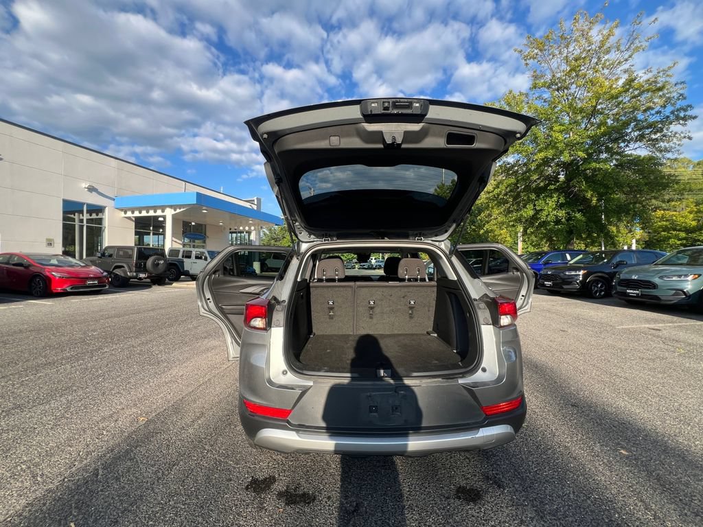 Used 2025 Chevrolet TrailBlazer LT AWD/4WD image 27