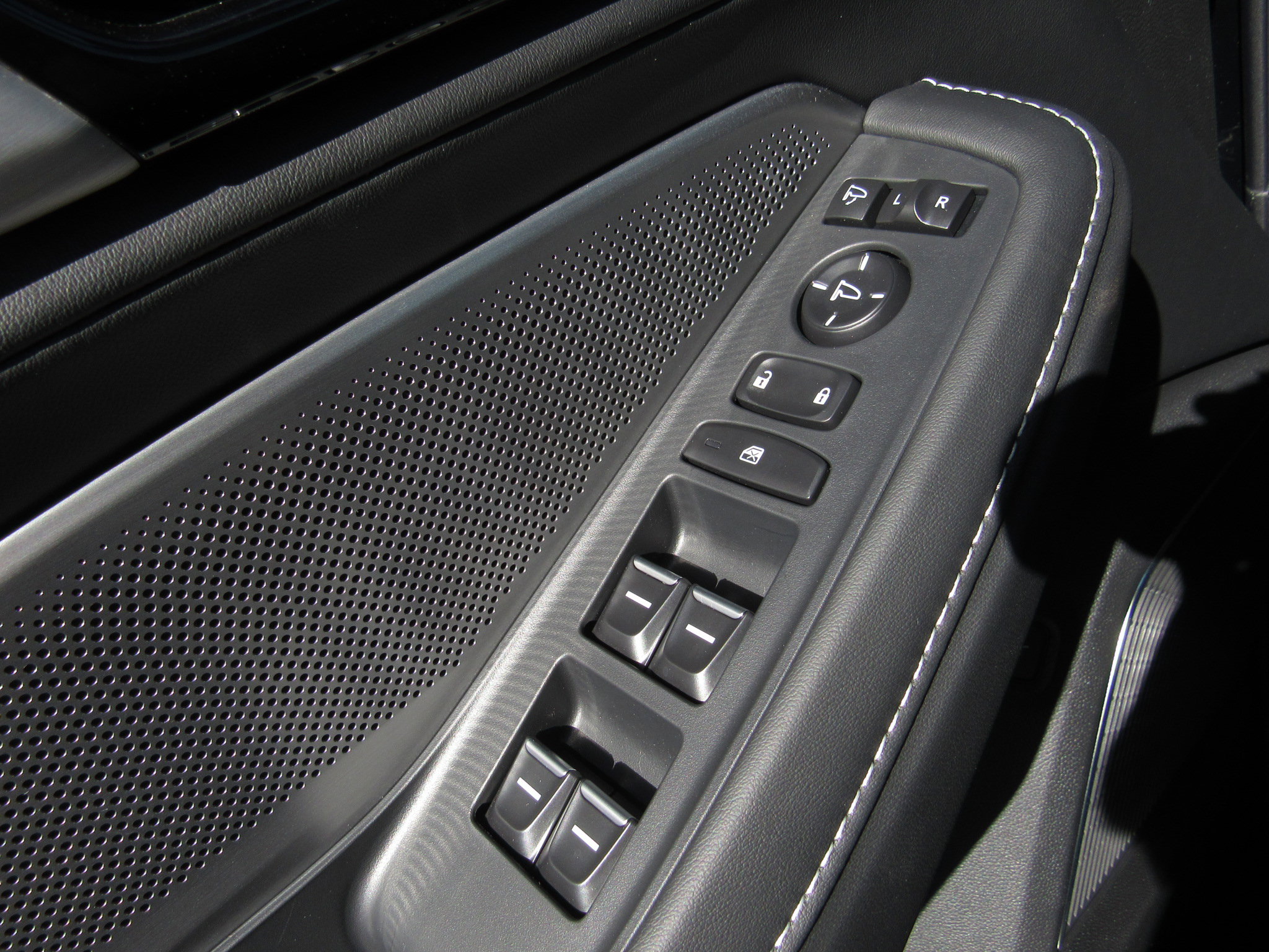 Certified 2026 Acura MDX FWD w/ Technology Package image 24