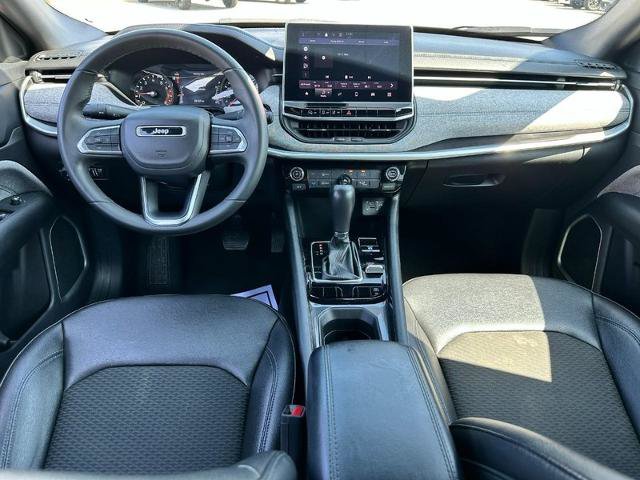 Used 2024 Jeep Compass Latitude AWD/4WD image 11