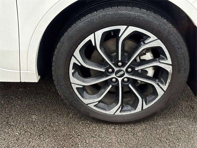 Used 2024 Lincoln Nautilus Reserve image 9