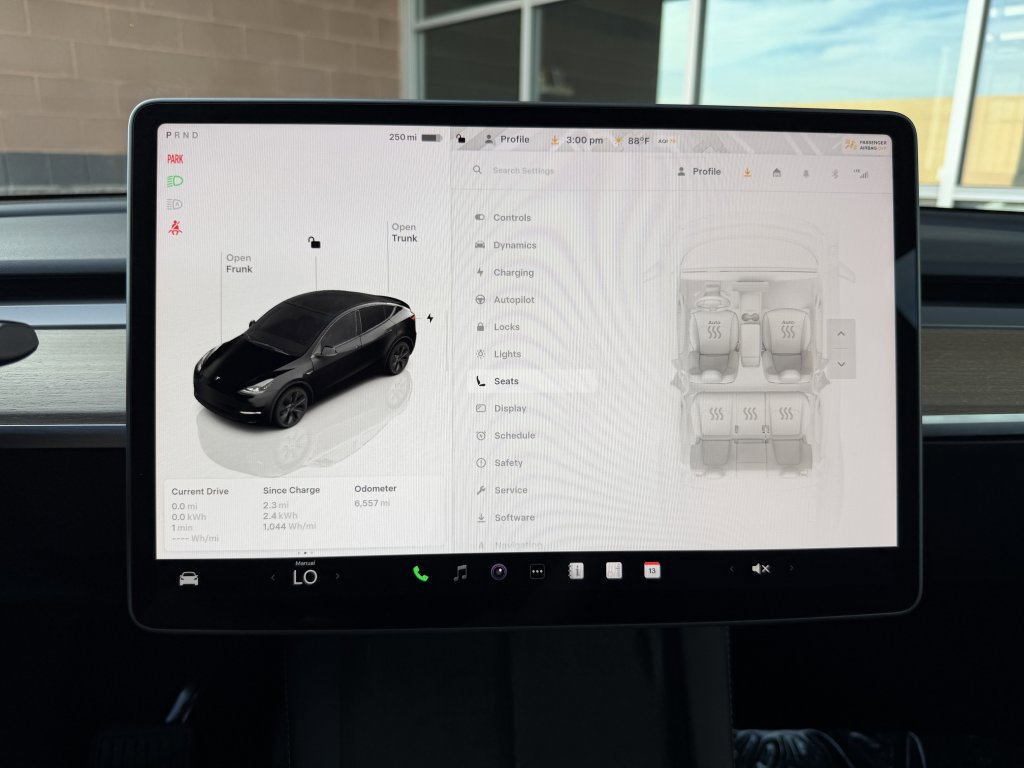 Used 2024 Tesla Model Y 2WD image 22